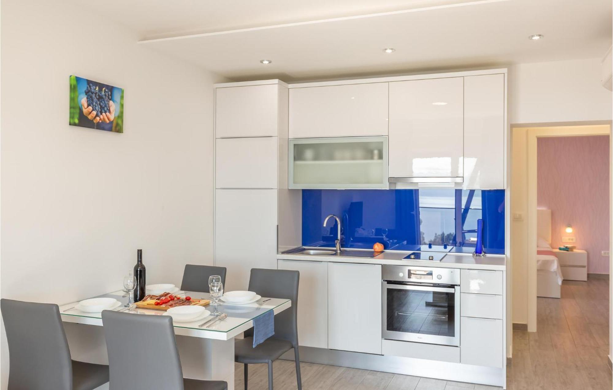 Amazing Apartment In Medici With Kitchen Kutleša Exteriör bild