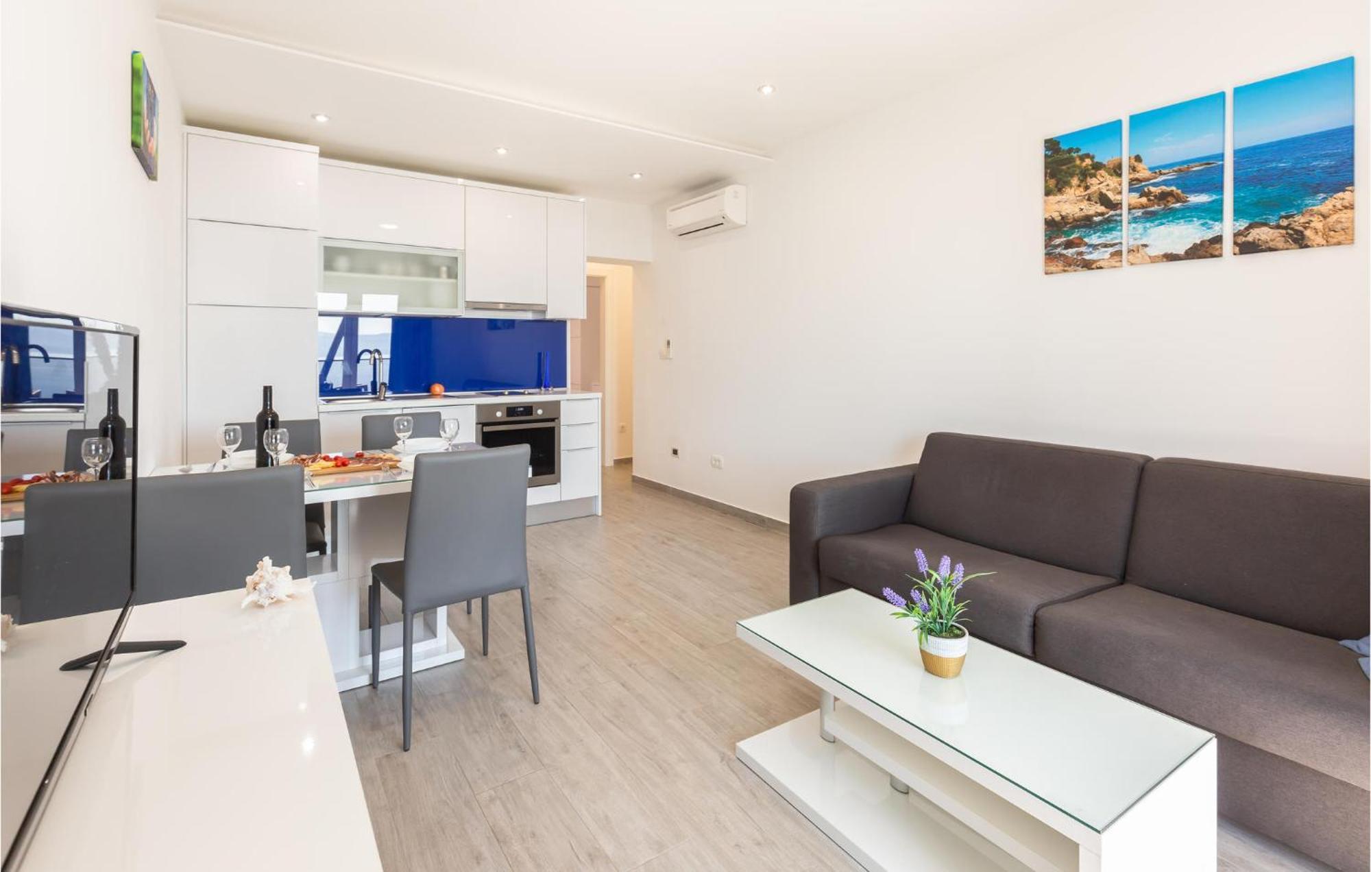 Amazing Apartment In Medici With Kitchen Kutleša Exteriör bild