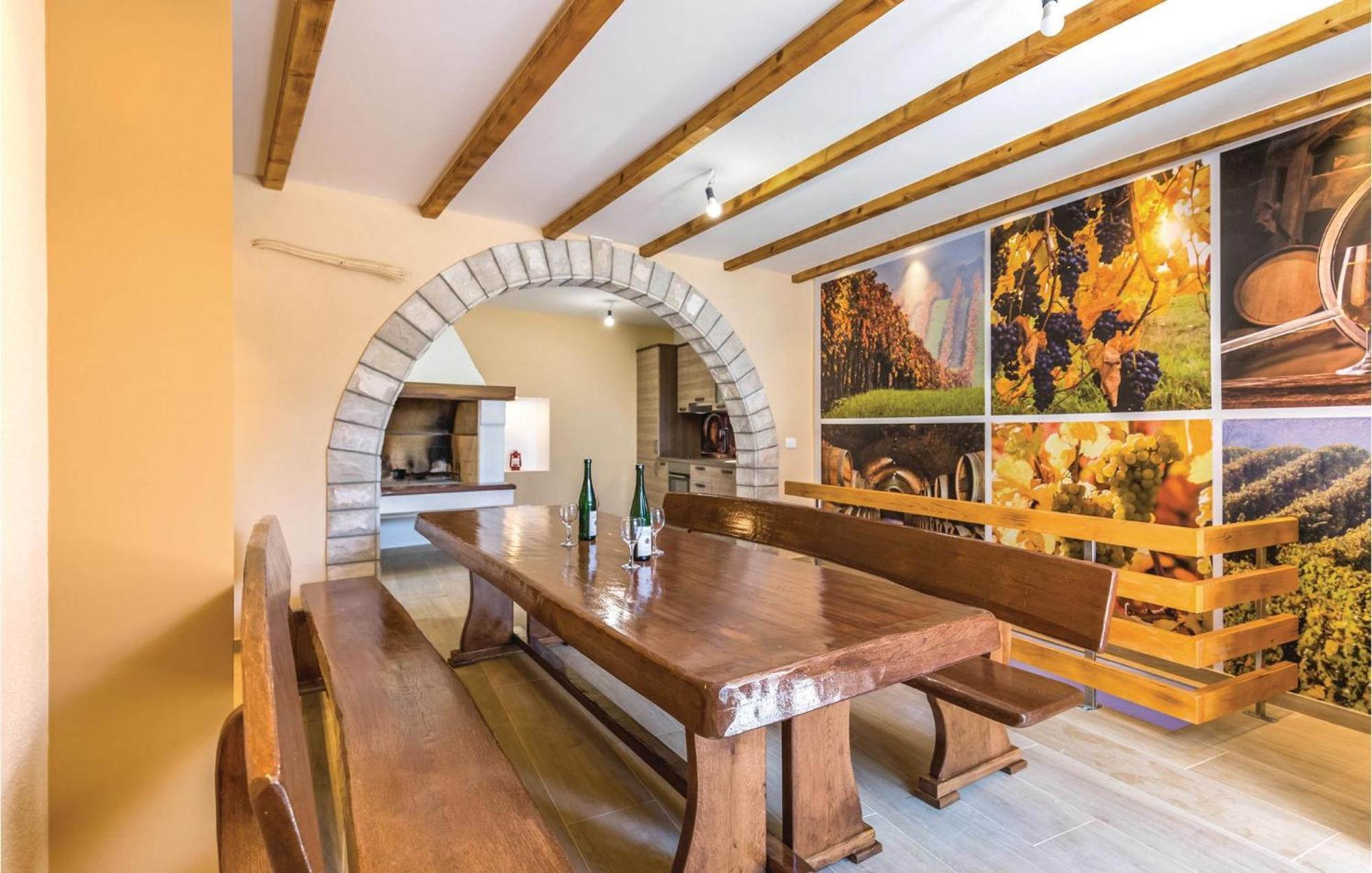 Amazing Apartment In Medici With Kitchen Kutleša Exteriör bild
